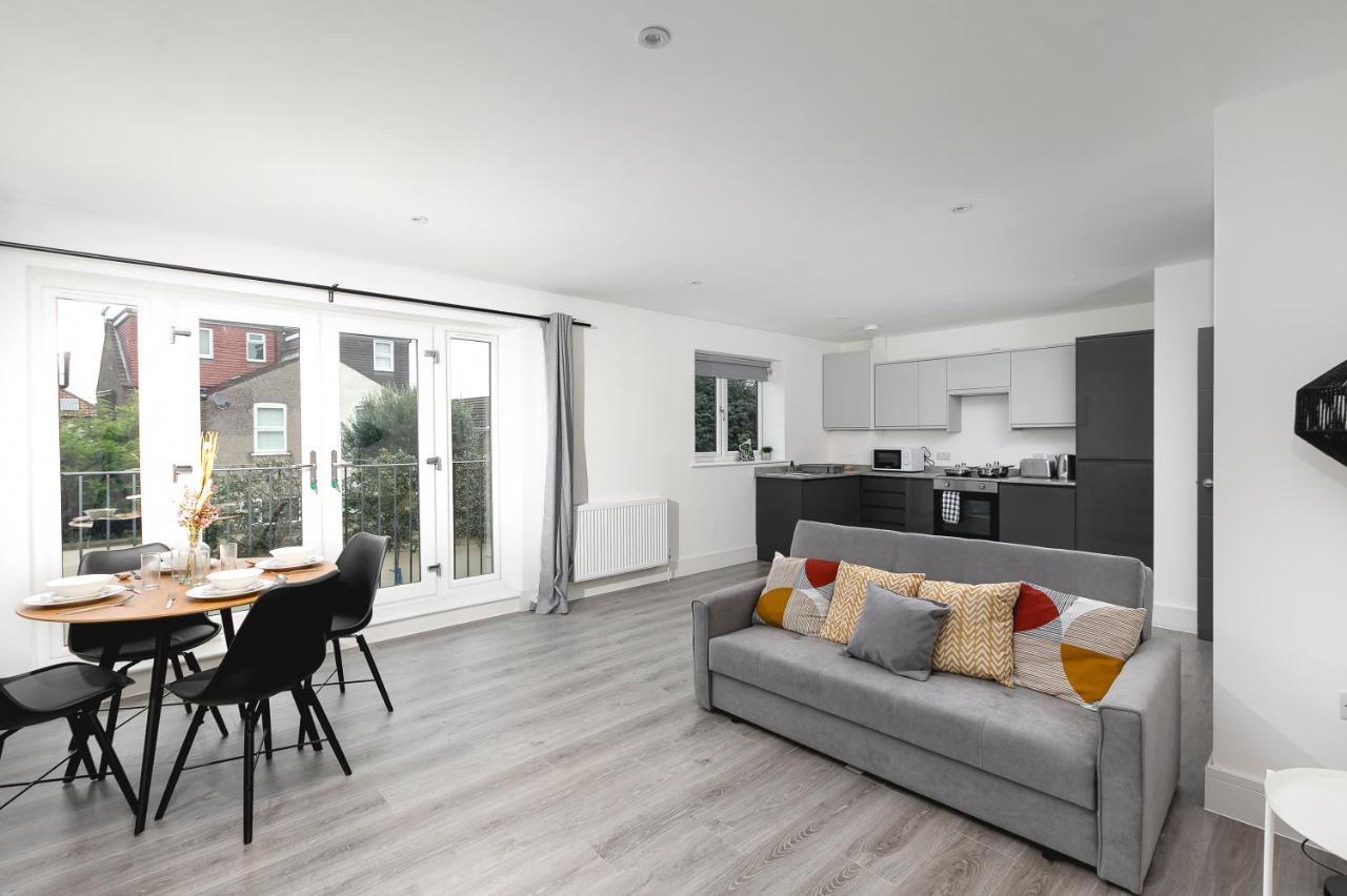 Skyvillion - London Enfield Chase Apartments With Parking & Wifi Exterior foto