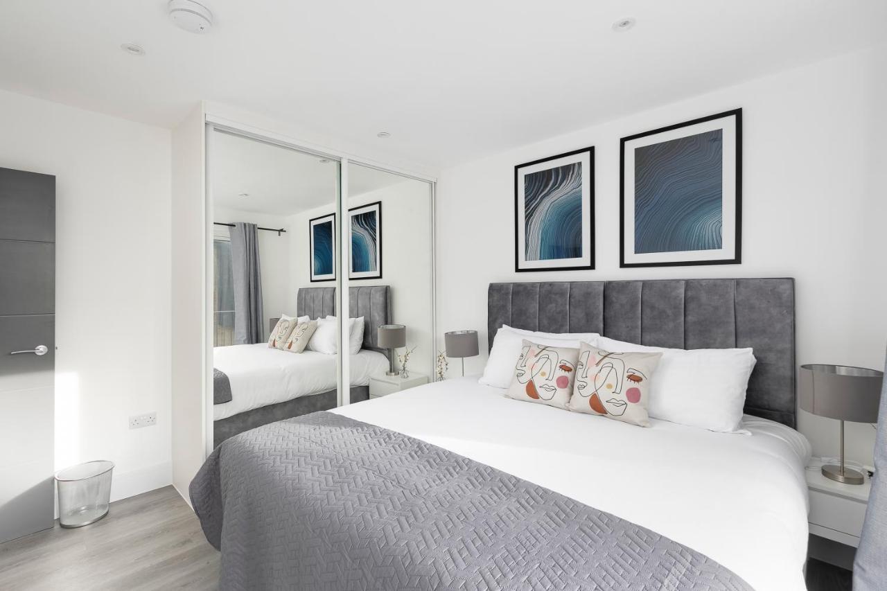 Skyvillion - London Enfield Chase Apartments With Parking & Wifi Exterior foto
