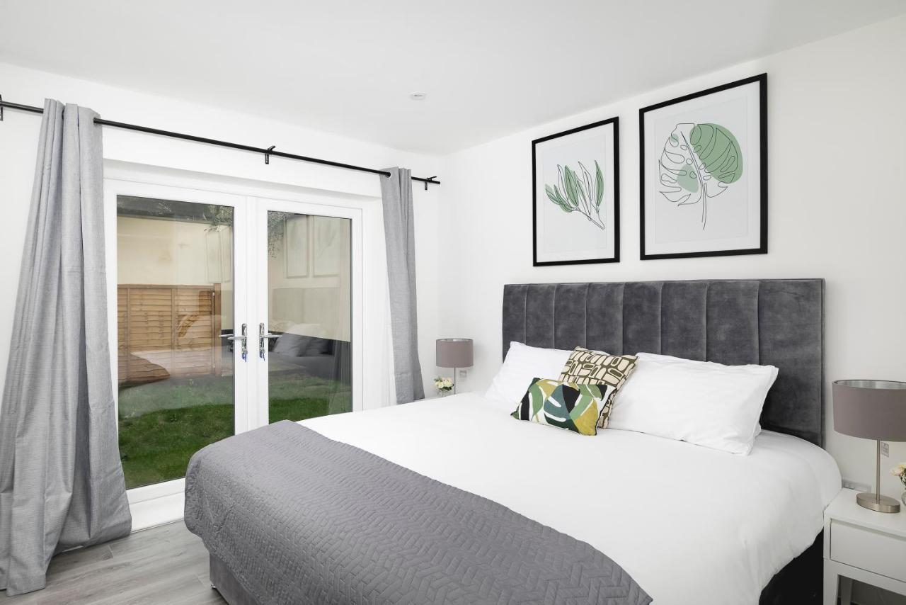 Skyvillion - London Enfield Chase Apartments With Parking & Wifi Exterior foto