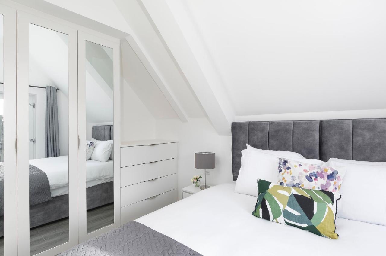 Skyvillion - London Enfield Chase Apartments With Parking & Wifi Exterior foto