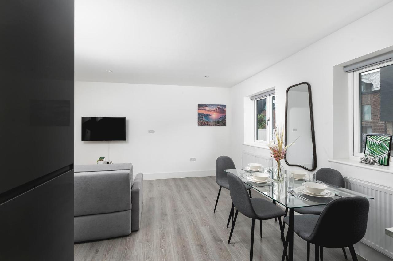 Skyvillion - London Enfield Chase Apartments With Parking & Wifi Exterior foto