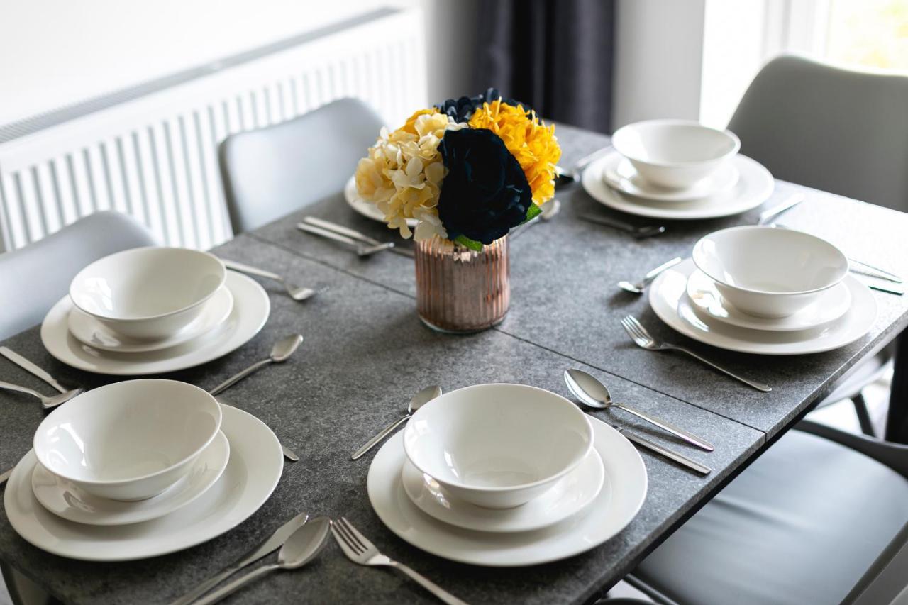 Skyvillion - London Enfield Chase Apartments With Parking & Wifi Exterior foto