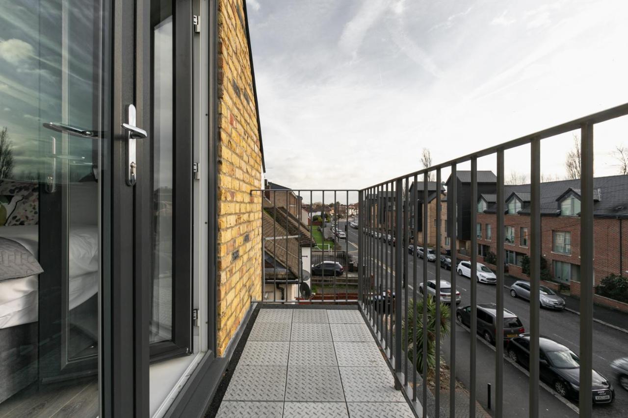 Skyvillion - London Enfield Chase Apartments With Parking & Wifi Exterior foto