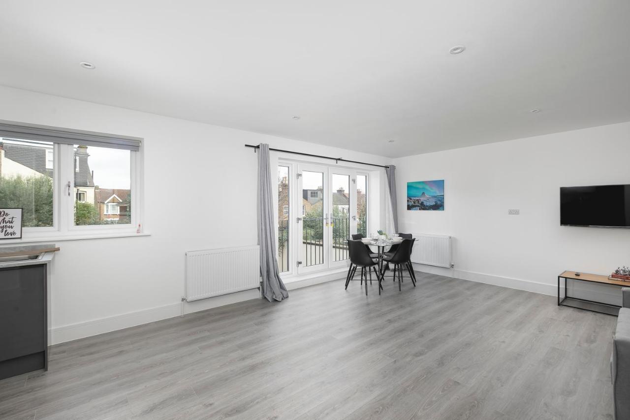 Skyvillion - London Enfield Chase Apartments With Parking & Wifi Exterior foto
