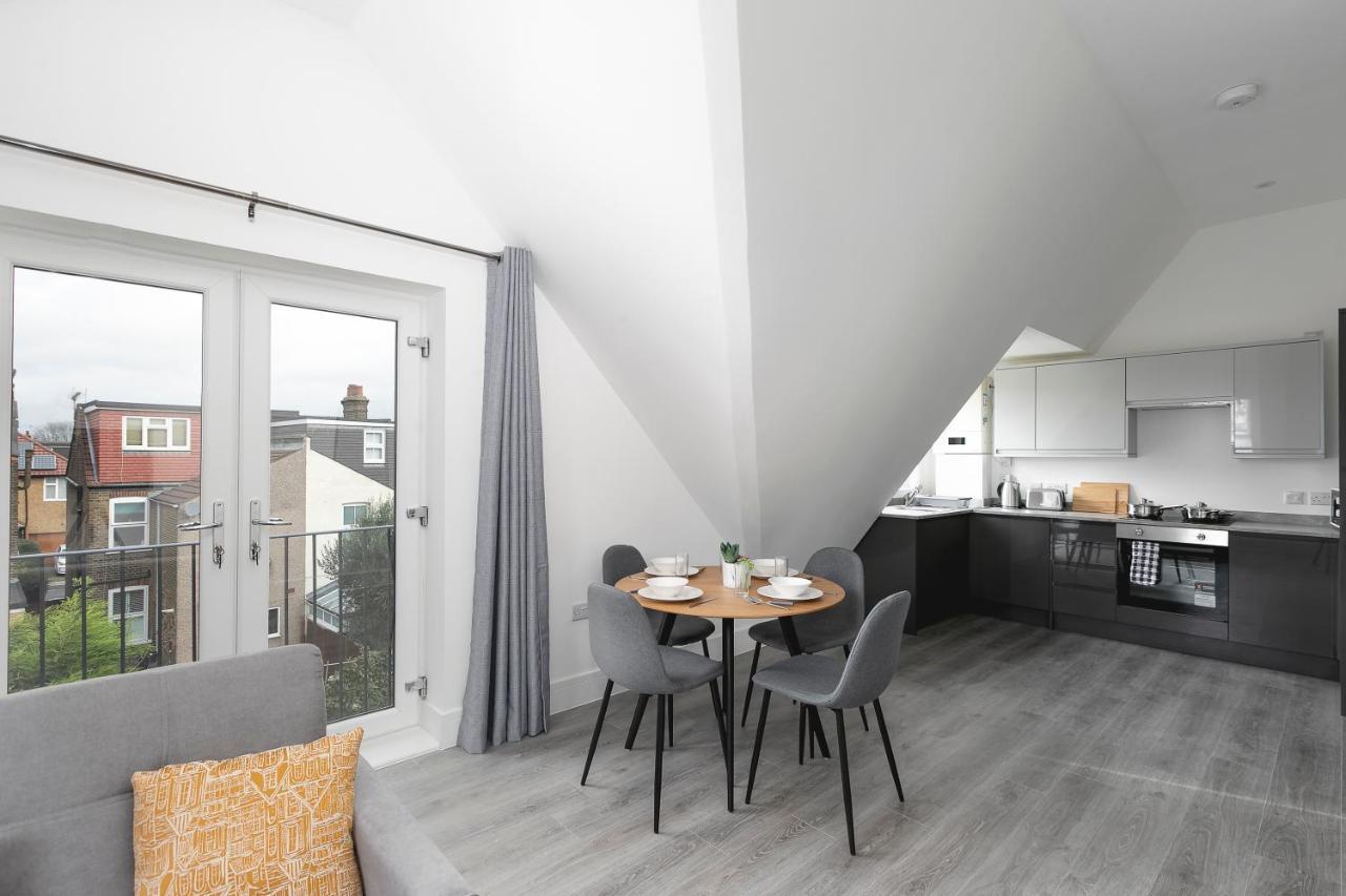 Skyvillion - London Enfield Chase Apartments With Parking & Wifi Exterior foto
