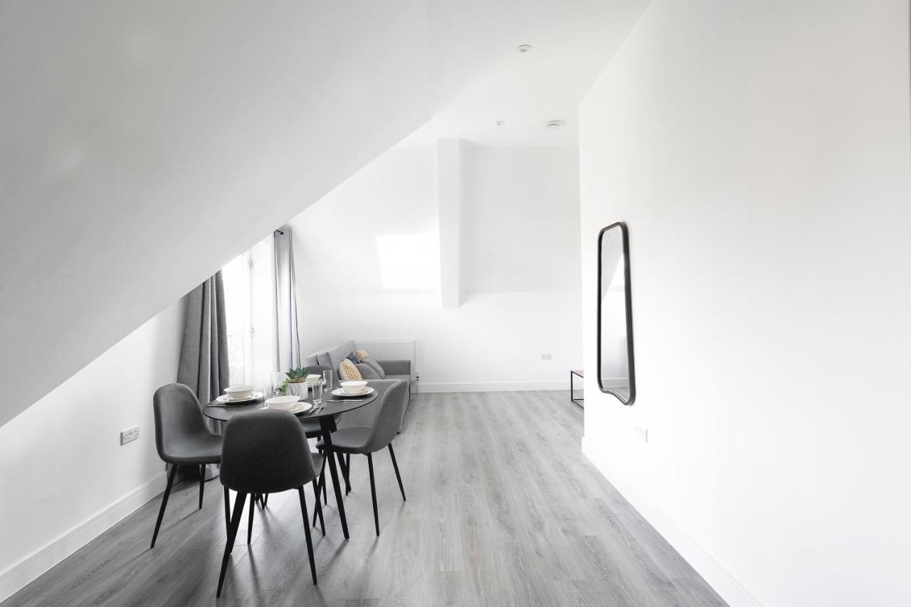 Skyvillion - London Enfield Chase Apartments With Parking & Wifi Exterior foto