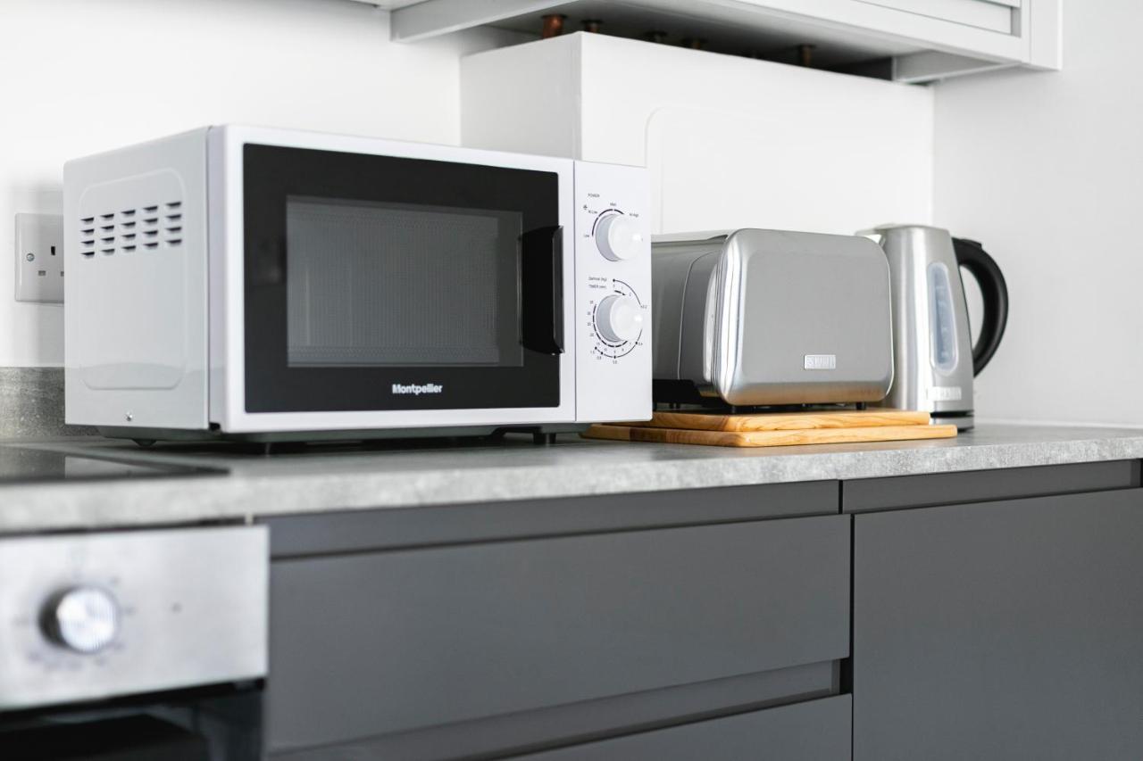 Skyvillion - London Enfield Chase Apartments With Parking & Wifi Exterior foto