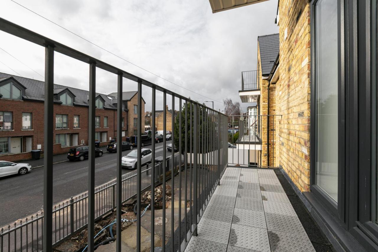 Skyvillion - London Enfield Chase Apartments With Parking & Wifi Exterior foto