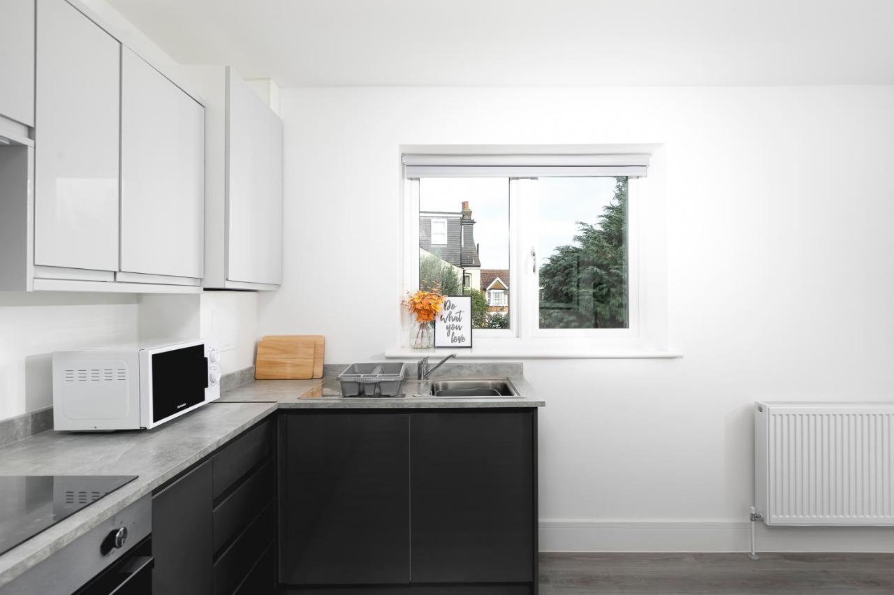 Skyvillion - London Enfield Chase Apartments With Parking & Wifi Exterior foto