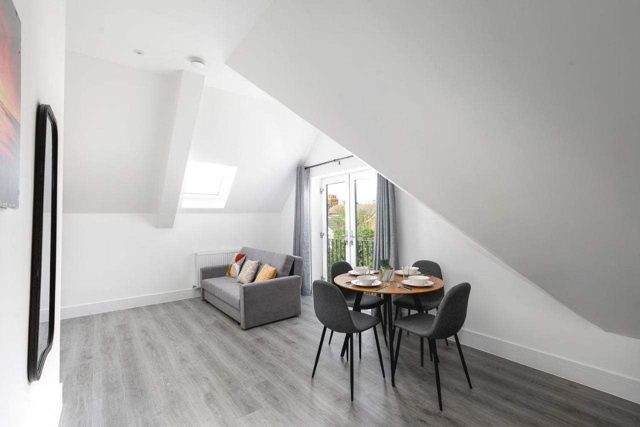 Skyvillion - London Enfield Chase Apartments With Parking & Wifi Exterior foto