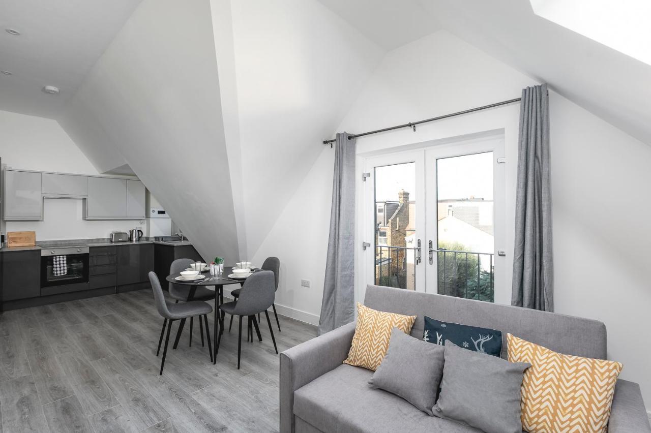 Skyvillion - London Enfield Chase Apartments With Parking & Wifi Exterior foto
