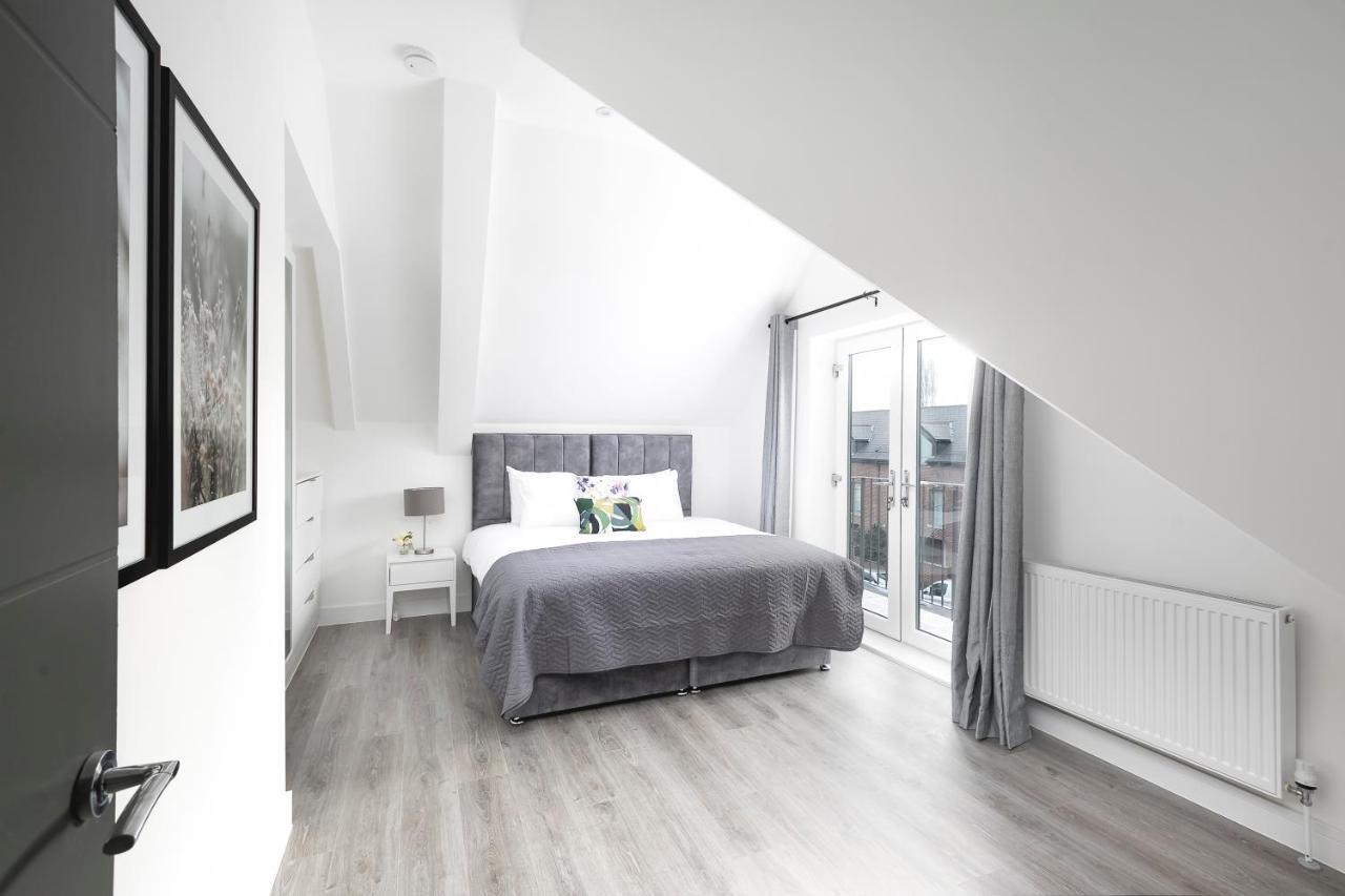 Skyvillion - London Enfield Chase Apartments With Parking & Wifi Exterior foto