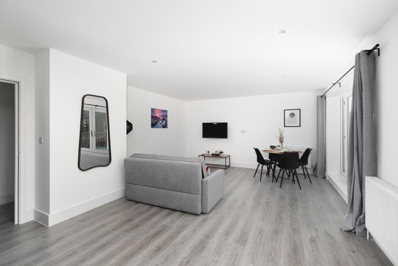 Skyvillion - London Enfield Chase Apartments With Parking & Wifi Exterior foto