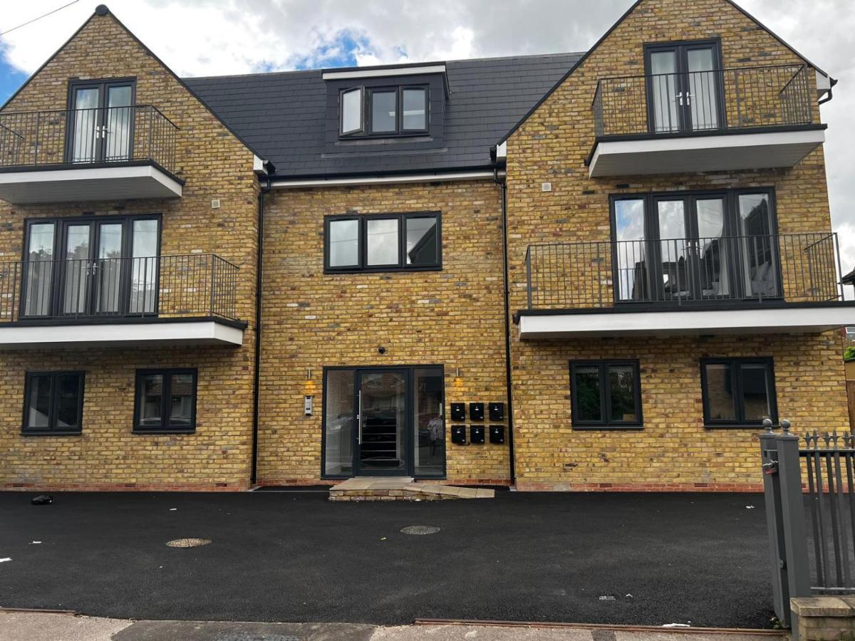 Skyvillion - London Enfield Chase Apartments With Parking & Wifi Exterior foto